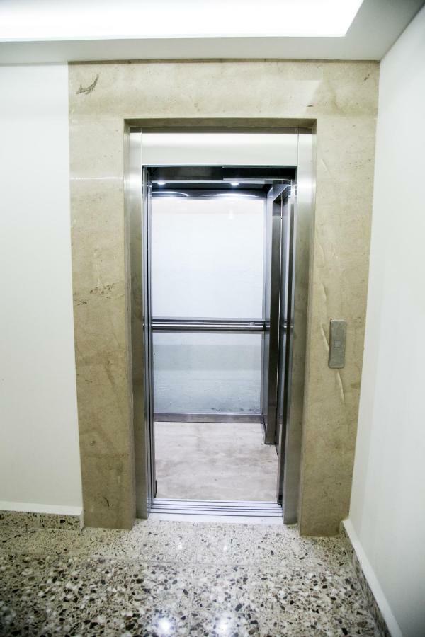 Booking 500 Monterrey Bagian luar foto