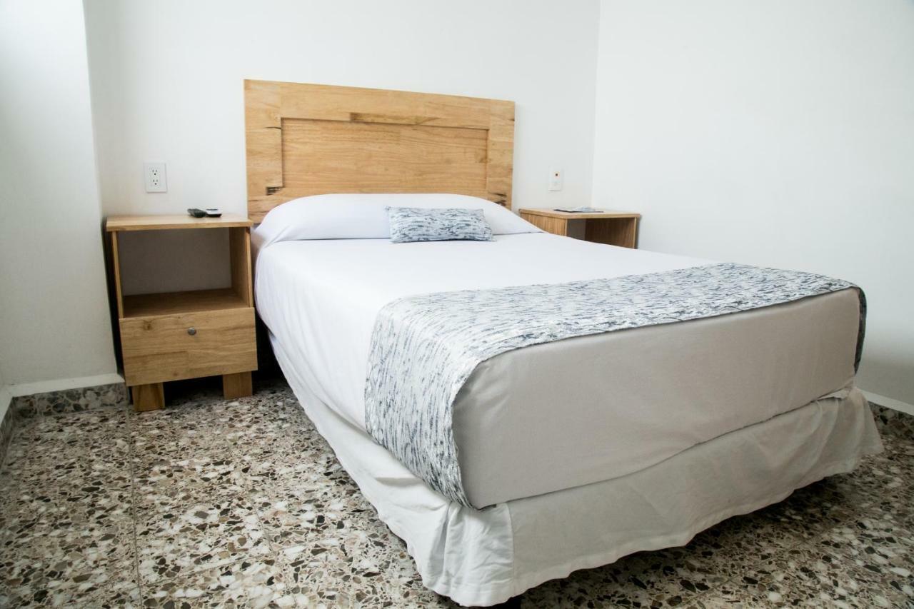 Booking 500 Monterrey Bagian luar foto