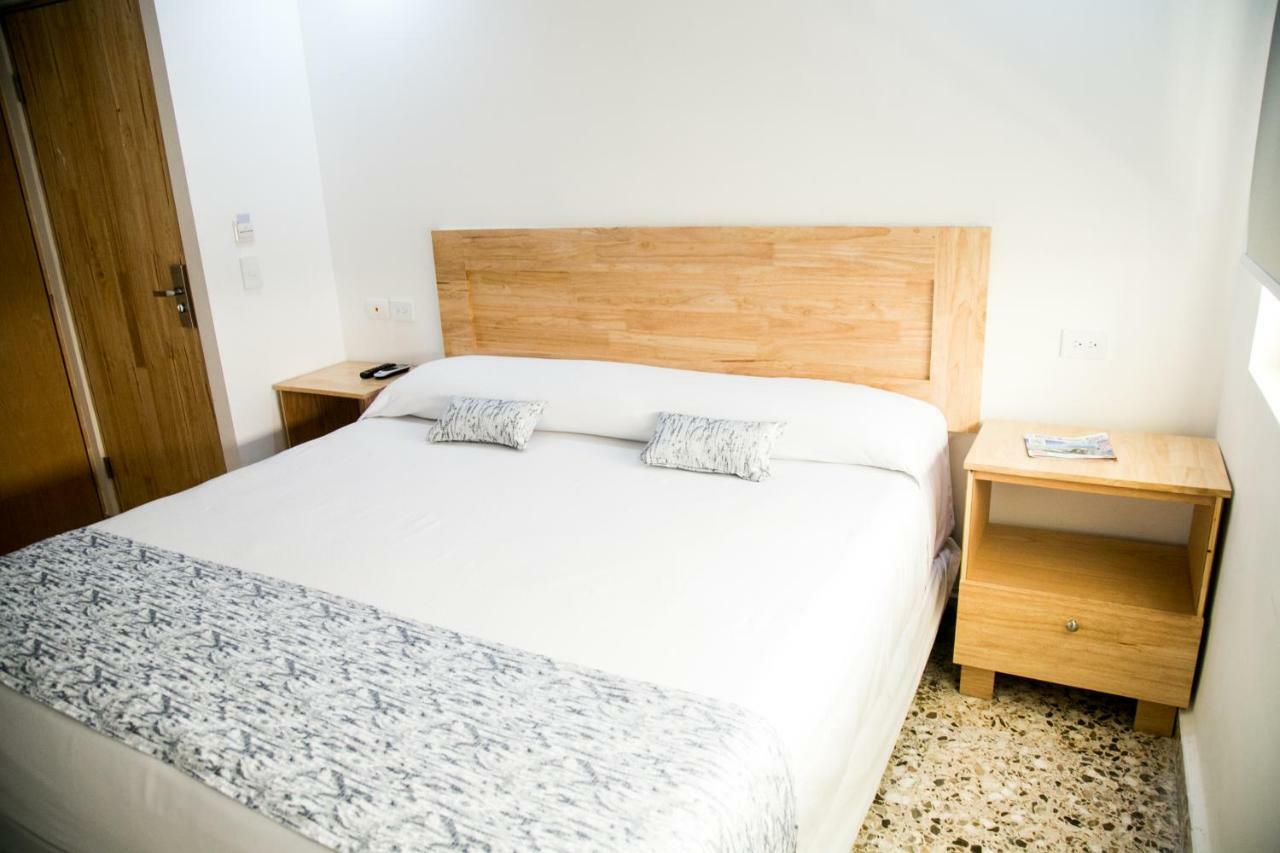 Booking 500 Monterrey Bagian luar foto