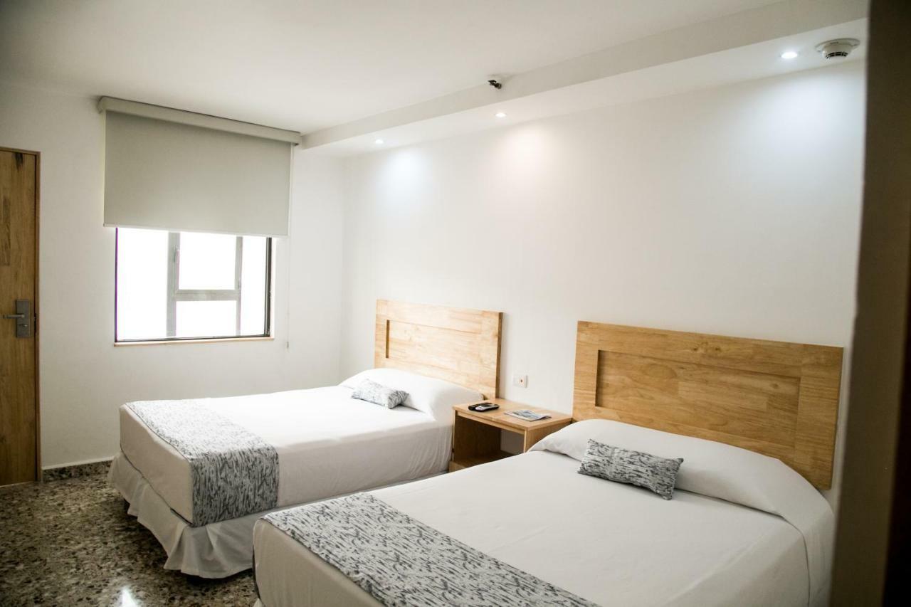 Booking 500 Monterrey Bagian luar foto