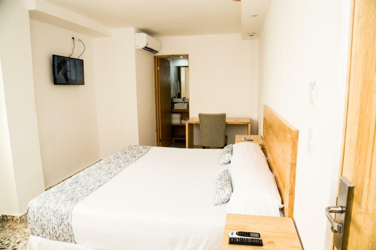 Booking 500 Monterrey Bagian luar foto