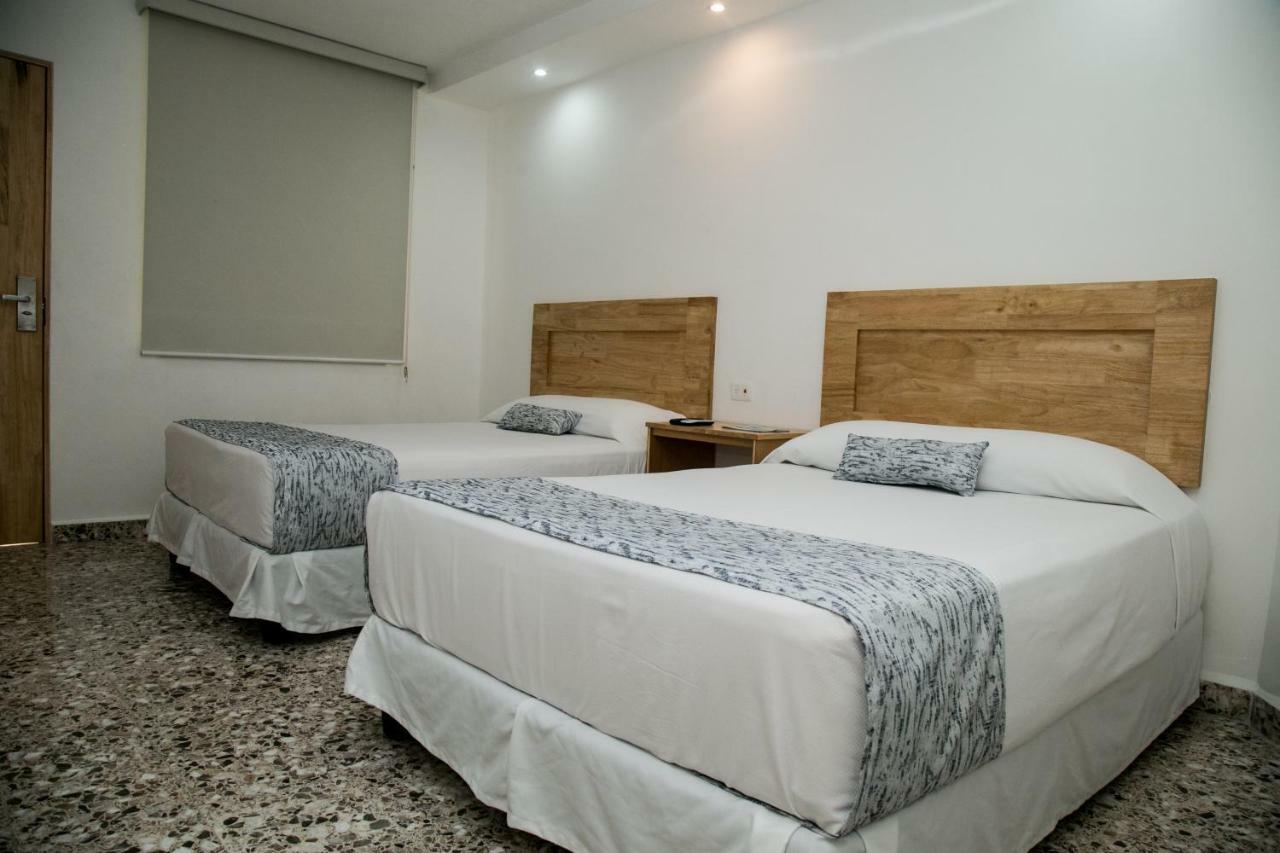 Booking 500 Monterrey Bagian luar foto