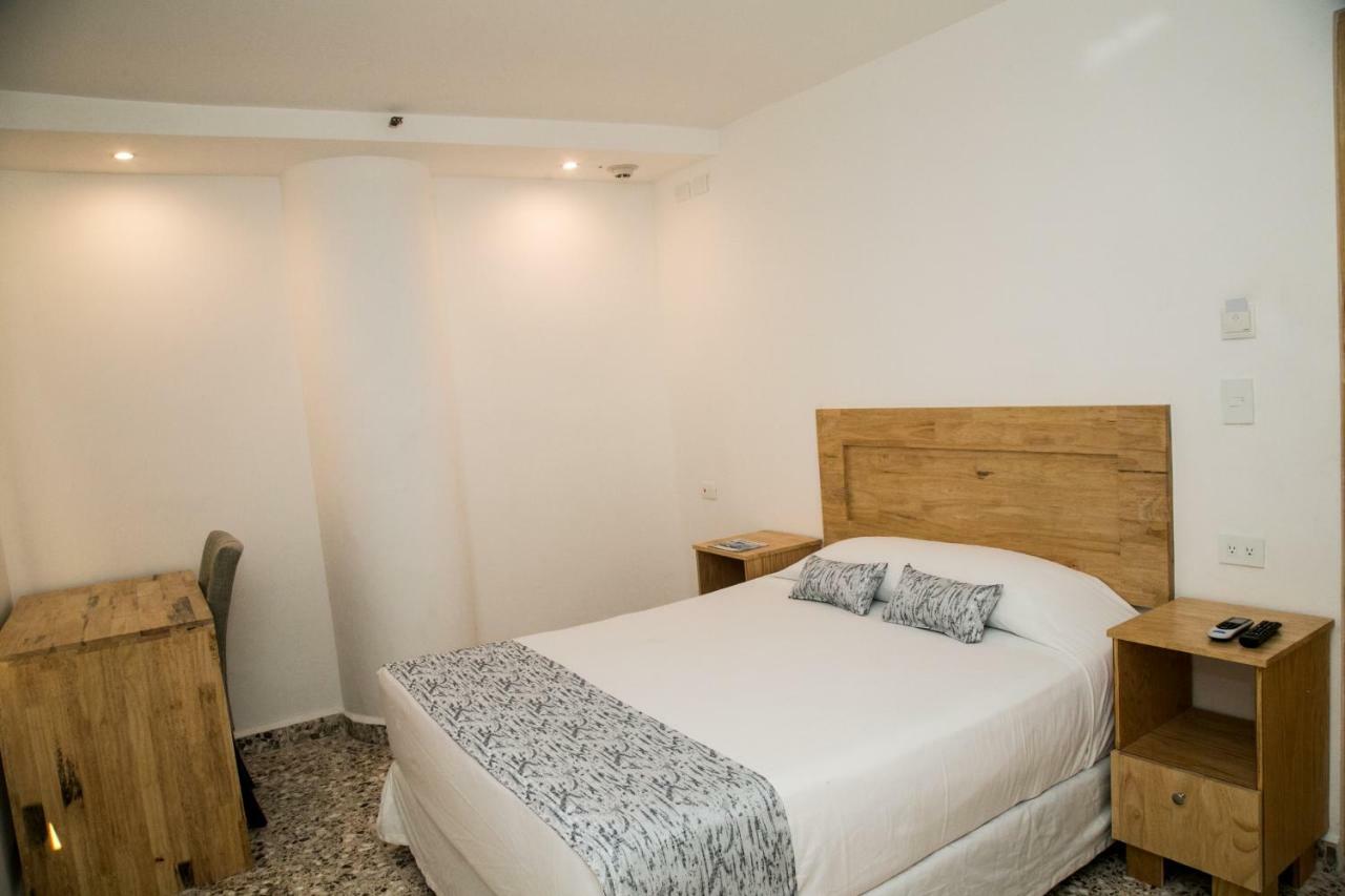 Booking 500 Monterrey Bagian luar foto